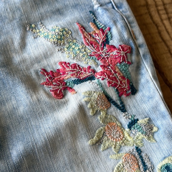Embroidered Jessica Simpson Jeans - Picture 2 of 2